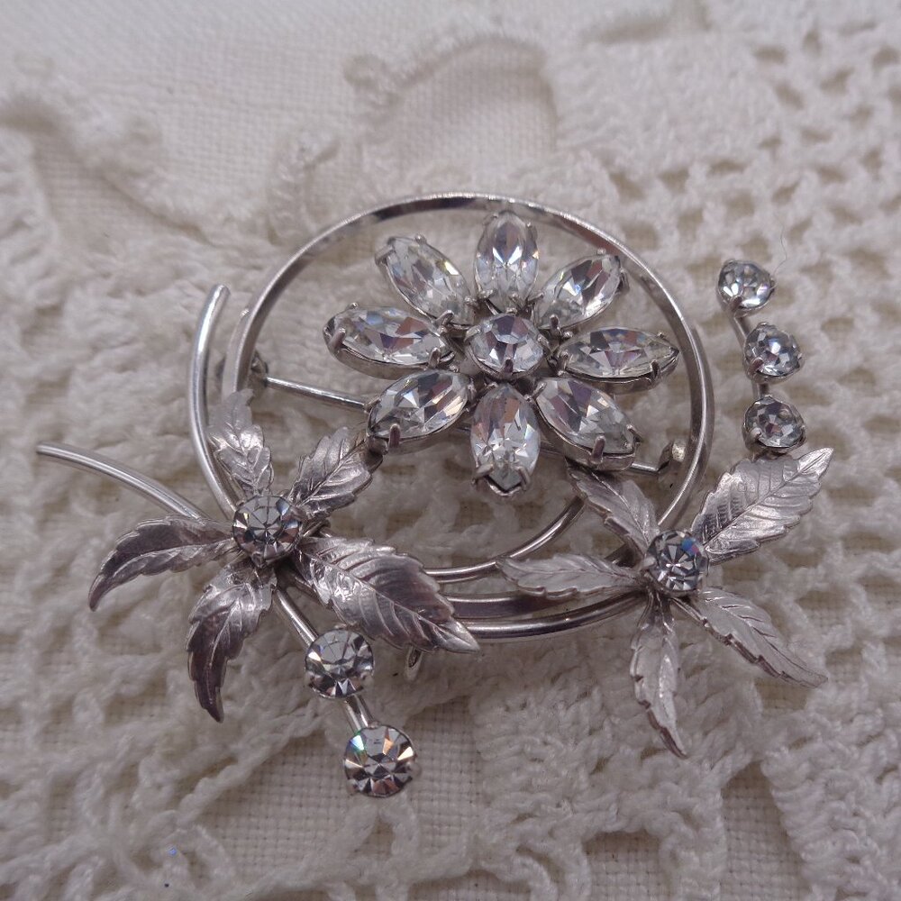 Vintage KREMENTZ Clear RHINESTONE Silver Tone FLOWER BROOCH